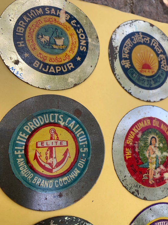 インドからのヴィンテージアンティークメタルブリキヒンディー語広告