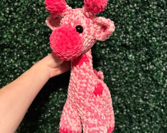 Peluche de jirafa de ganchillo