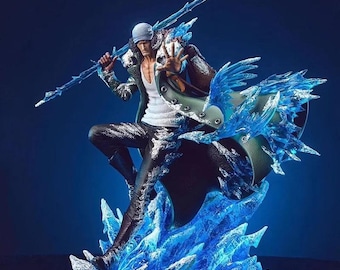 Aokiji Kuzan One Piece Figur, 28 cm – Kunstharzstatue mit Eiseffekt und LED-Beleuchtung – Hochwertiges Anime-Sammlerstück für Fans – Detailreiche Dekoration für Zuhause