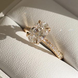 Anillo de compromiso de moissanita de corte ovalado de 1,54 ct, anillo de corte ovalado, óvalo alargado, anillo de compromiso de moissanita, óvalo triturado con hielo