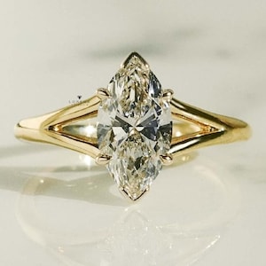 Anillo de compromiso minimalista con moissanita talla marquesa y brazo dividido, anillo nupcial de oro de 14 quilates con engaste de 6 garras, anillo de promesa sencillo para ella.