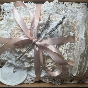 20 Piece Lace Trim Bundle, Vintage Crochet Doilies, Junk Journal