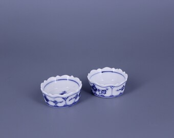 Royal Copenhagen Blue Fluted no. 199 Pair of Small Bowls , Caviar Dishes. Excellent Condition 1890's