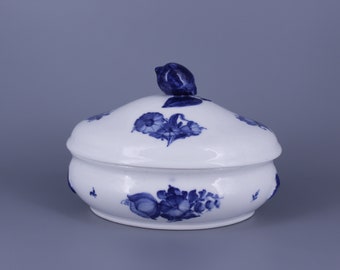 Royal Copenhagen Blue Flowers Blå Blomster no. 8054. Covered Bowl Tureen