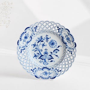 Antique Meissen Blue Onion Pierced Decorative Plate First Quality c.1860 image 20