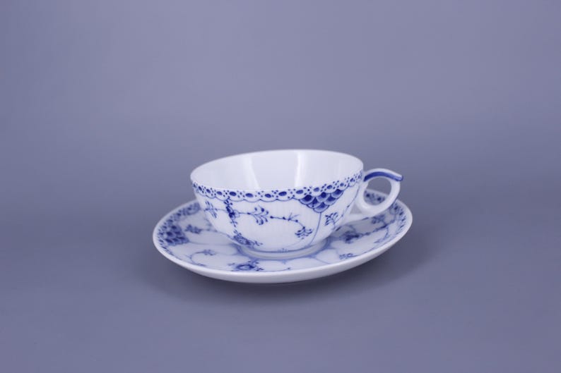 Royal Copenhagen Blue Fluted Half Lace No 525 Teacup With Saucer