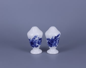 Blaue Blumen von Royal Copenhagen. Paar Salz- und Pfefferstreuer