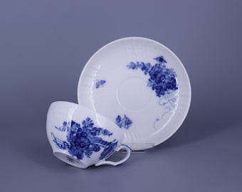 Royal Copenhagen Blue Flowers no. 1551. Teacup with Saucer 250 ml