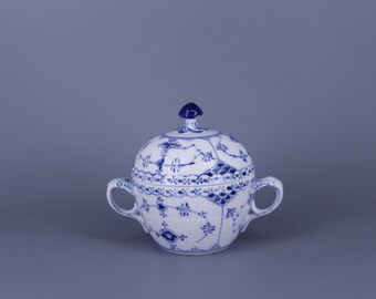 Royal Copenhagen Blue Fluted Half Lace no. 605.  Sugar Bowl with Lid