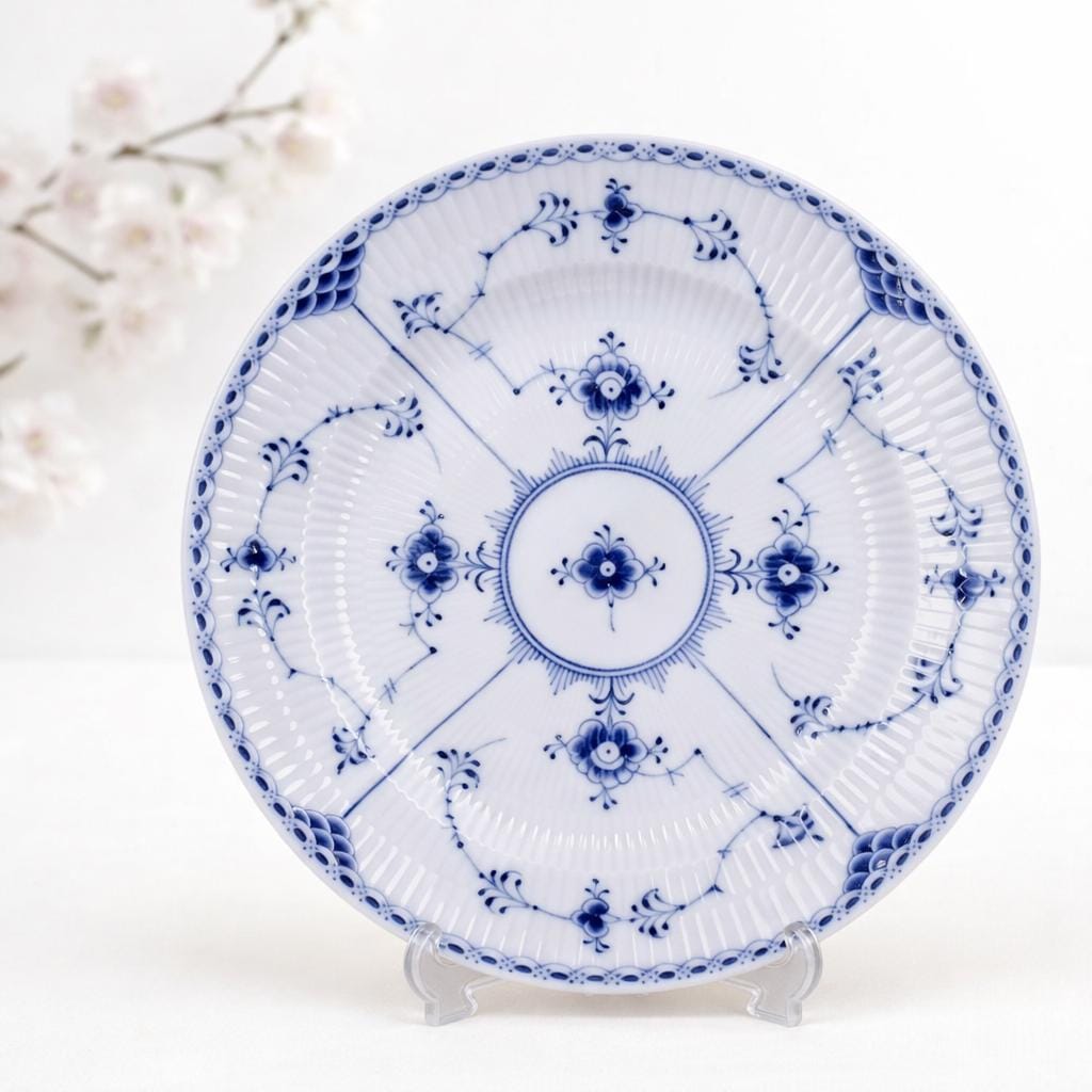 Royal Copenhagen Dinner Plate, Blue Fluted Half Lace #571, 25 Cm
