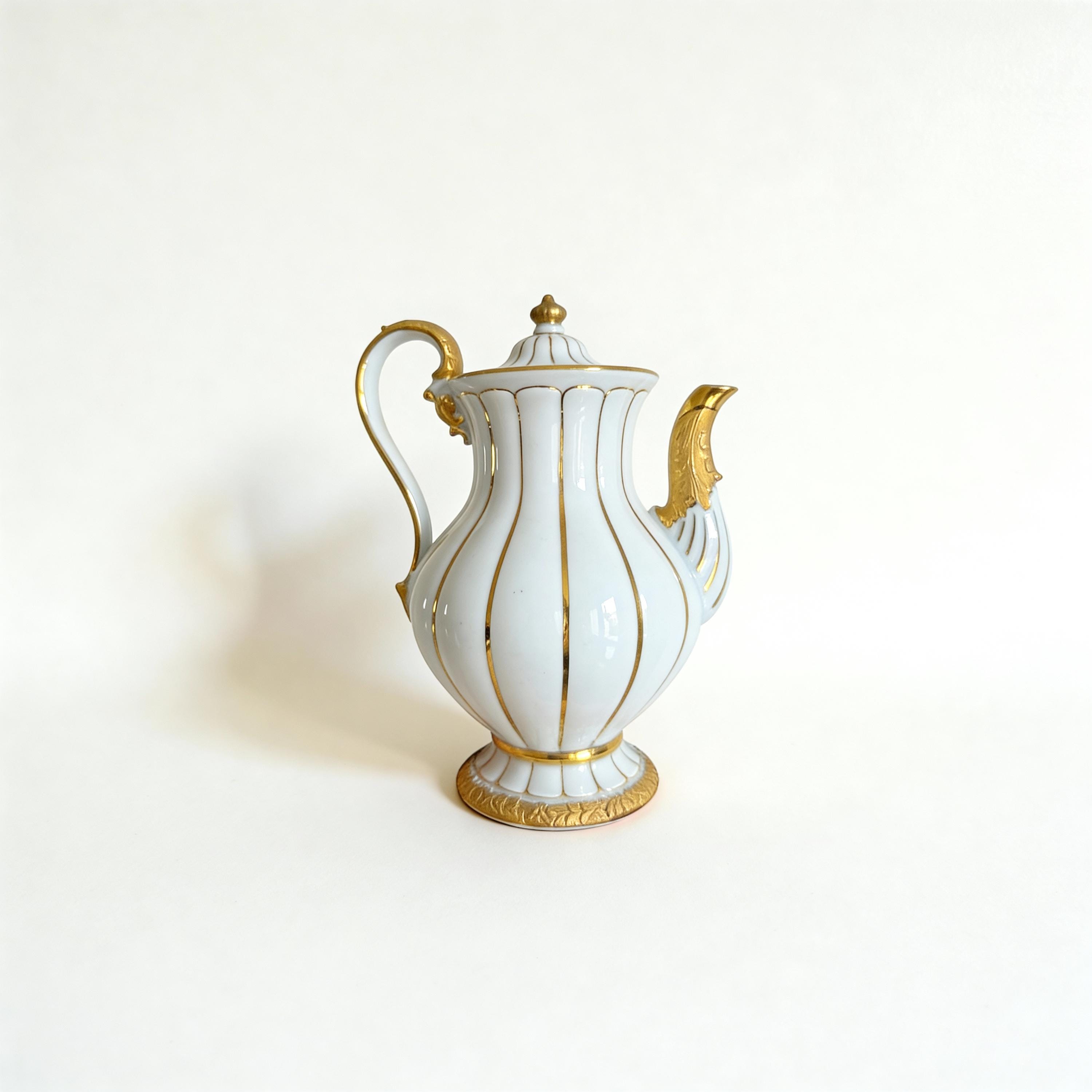 Meissen X-form Chocolate Pot – 1900s Antique Porcelain - Etsy