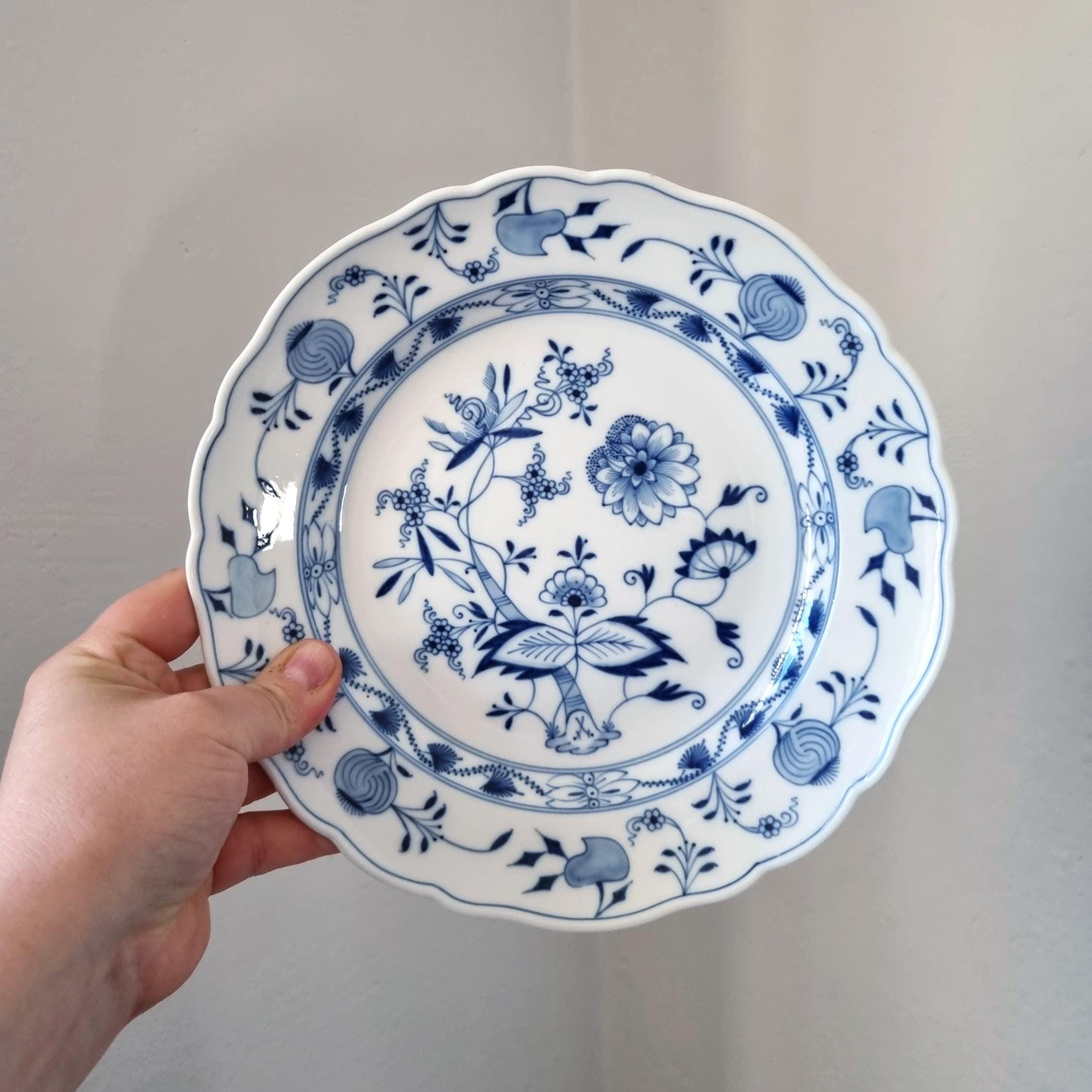 Antique Meissen Blue Onion Plate – 22.5 cm – Hand-Painted Zwiebelmuster – Excellent Condition – First Quality, 1880s German Porcelain