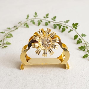 Vintage servetthållare i förgylld mässing – svensk design från 1960-talet, blommotiv