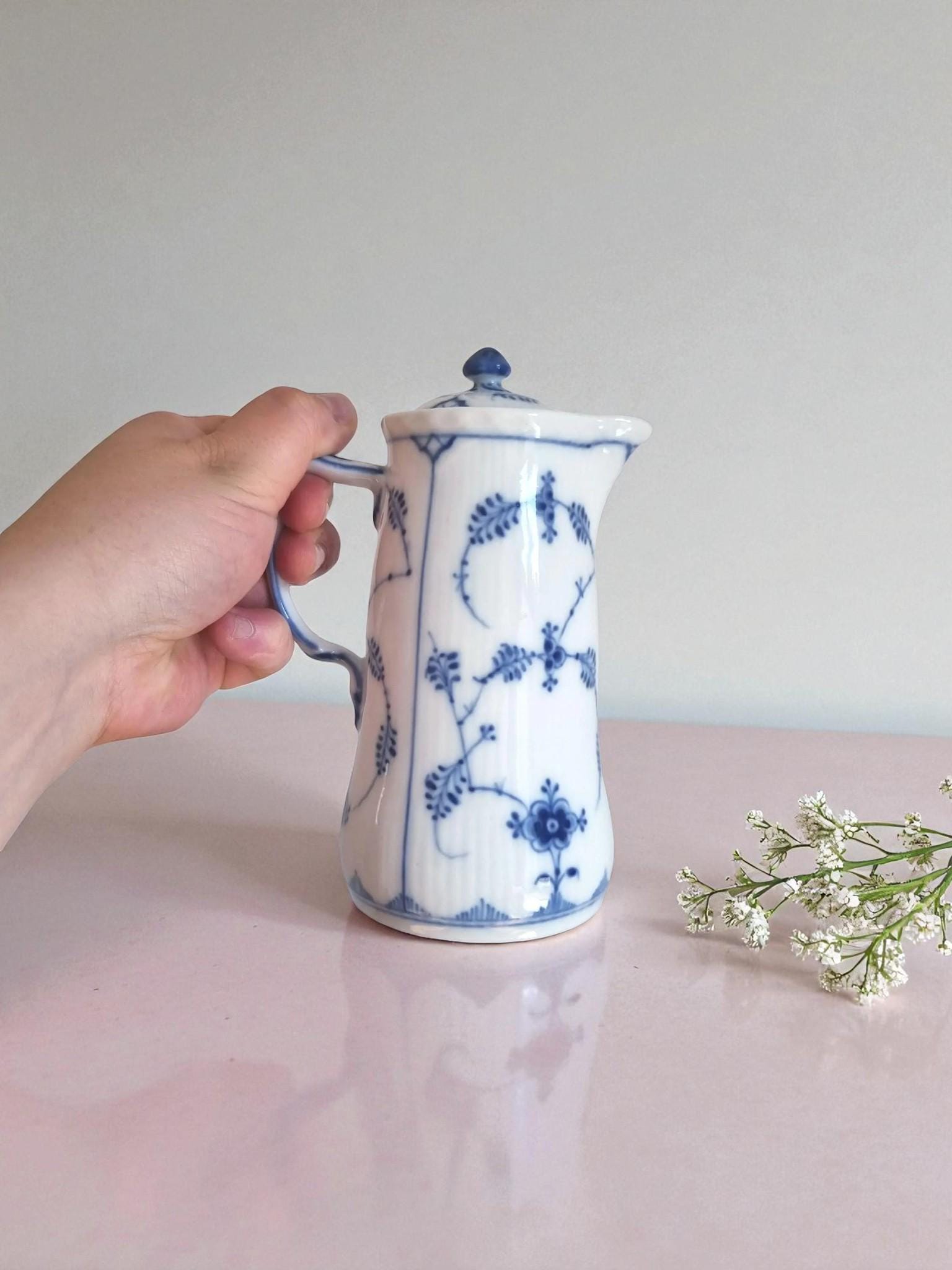 ロイヤルコペンハーゲン　プレーン　チョコレートポット ロイヤルコペンハーゲン ブルーフルーテッド プレーン #32、希少な