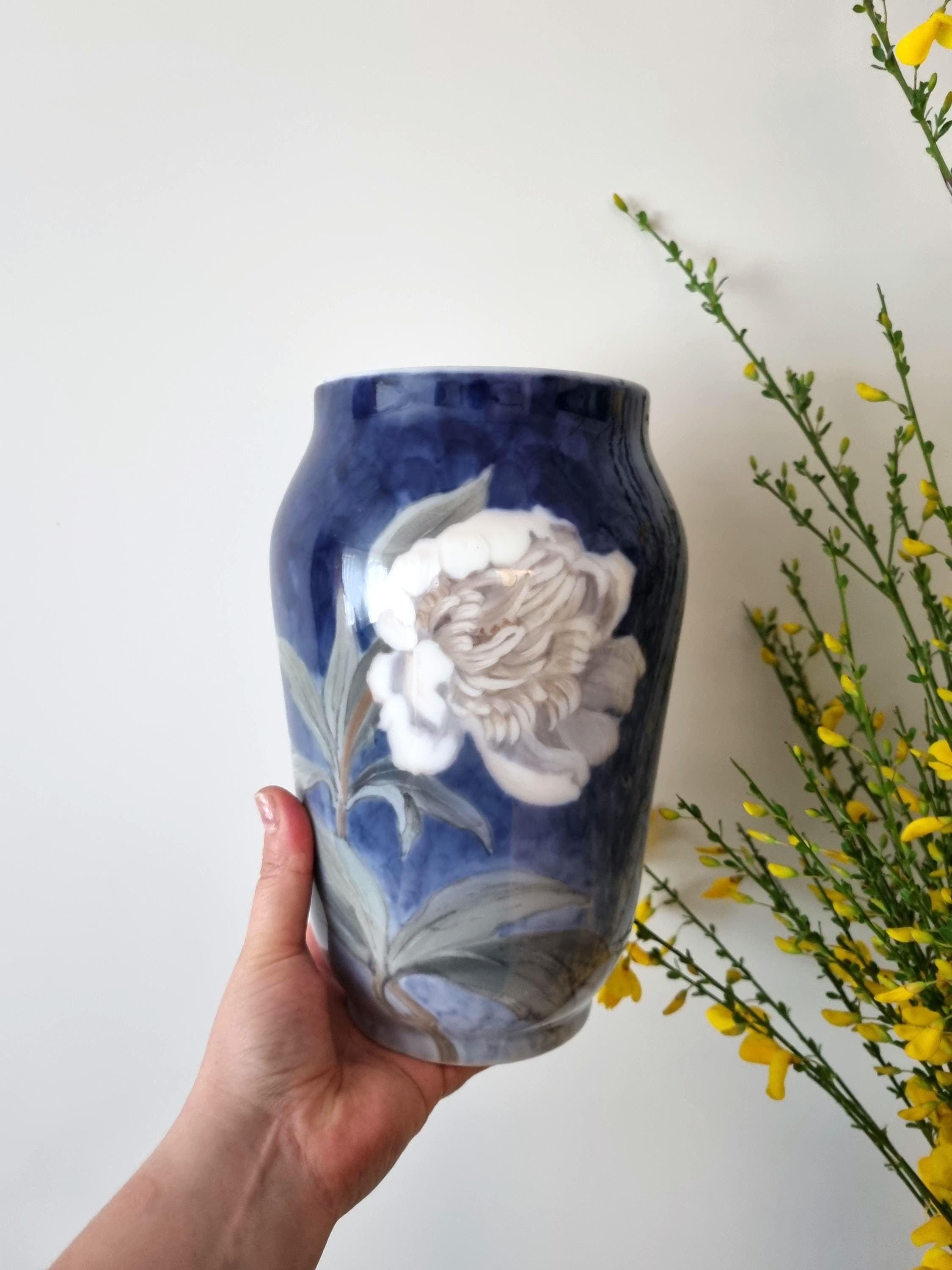 Royal Copenhagen Vase 1482/1217 – Hand Painted Peony – Antique Danish Porcelain – Blue Floral Art Vase – 1894-1923 – 25.5 cm