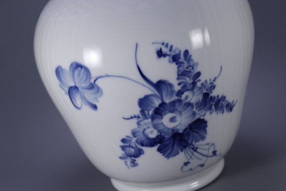 Royal Copenhagen Blue Flowers / Blå Blomster 1791 Huge Amphore
