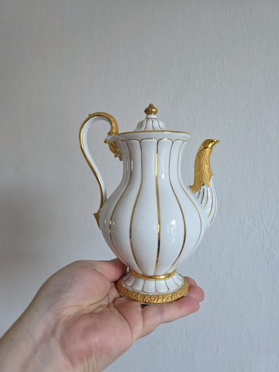 Meissen X-form Chocolate Pot – 1900s Antique Porcelain - Etsy
