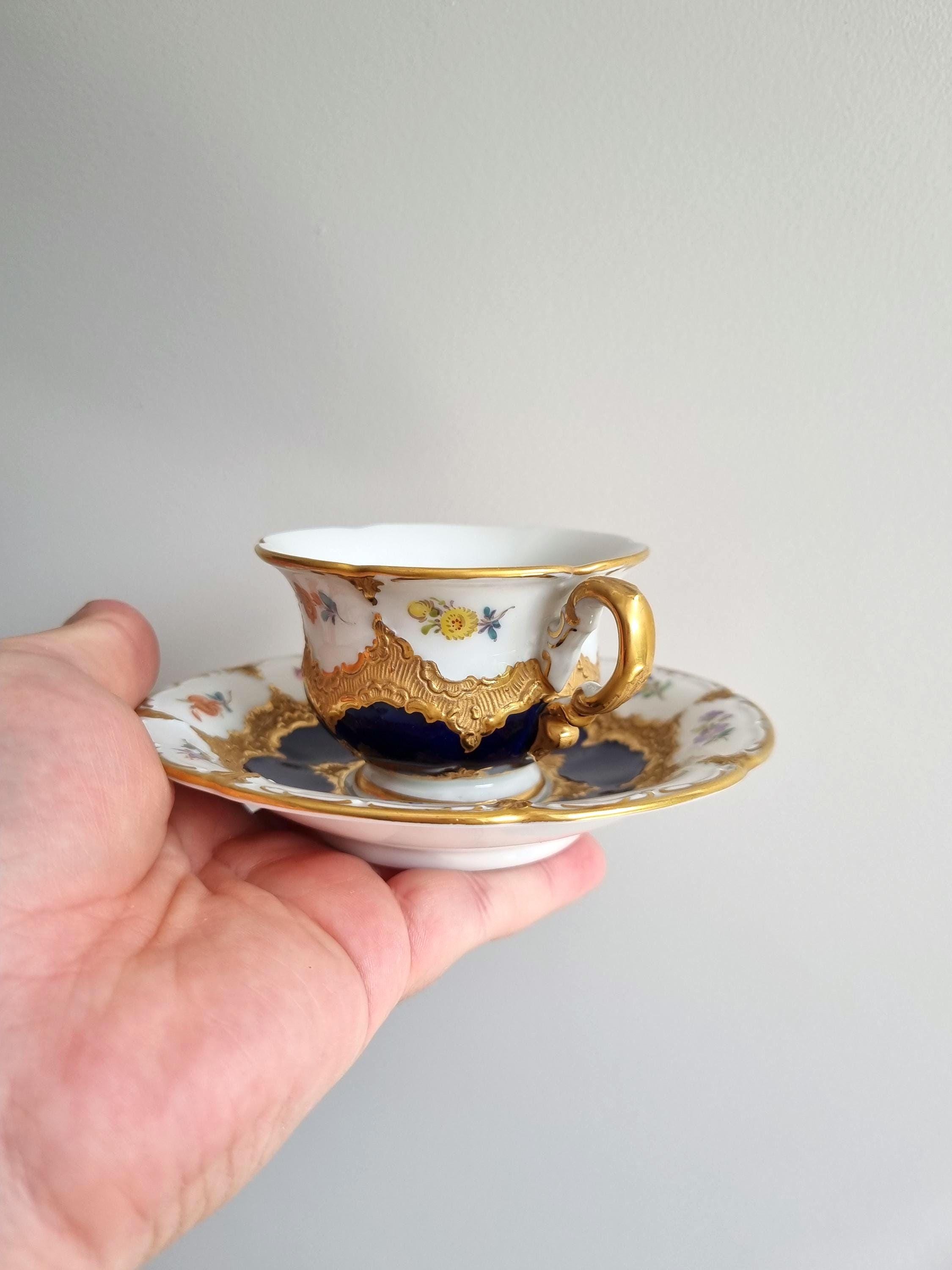 Meissen B Form Cup With Saucer – 1970s | Hand-painted Porcelain