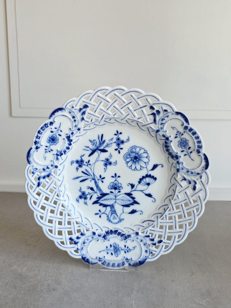 Antique Meissen Blue Onion Pierced Decorative Plate First Quality c.1860 image 5