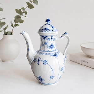 Royal Copenhagen Blue Fluted Half Lace #519 Coffee Tea Pot – 1200 ml