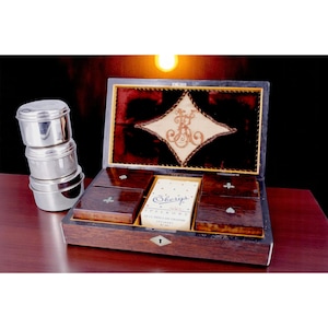 Caja de juego sueca antigua | Interior de madera con incrustaciones y terciopelo | aprox. década de 1900 | Baúl de juego de cartas | AB J.O. Öberg & Hijo | 27×16×6 cm