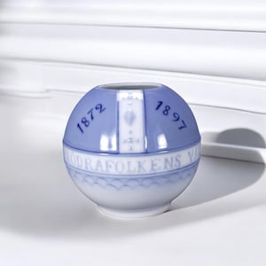 Rörstrand &quot;Brödrafolkets Väl&quot; Commemorative Vase – Limited Edition Swedish Porcelain (1872–1897)