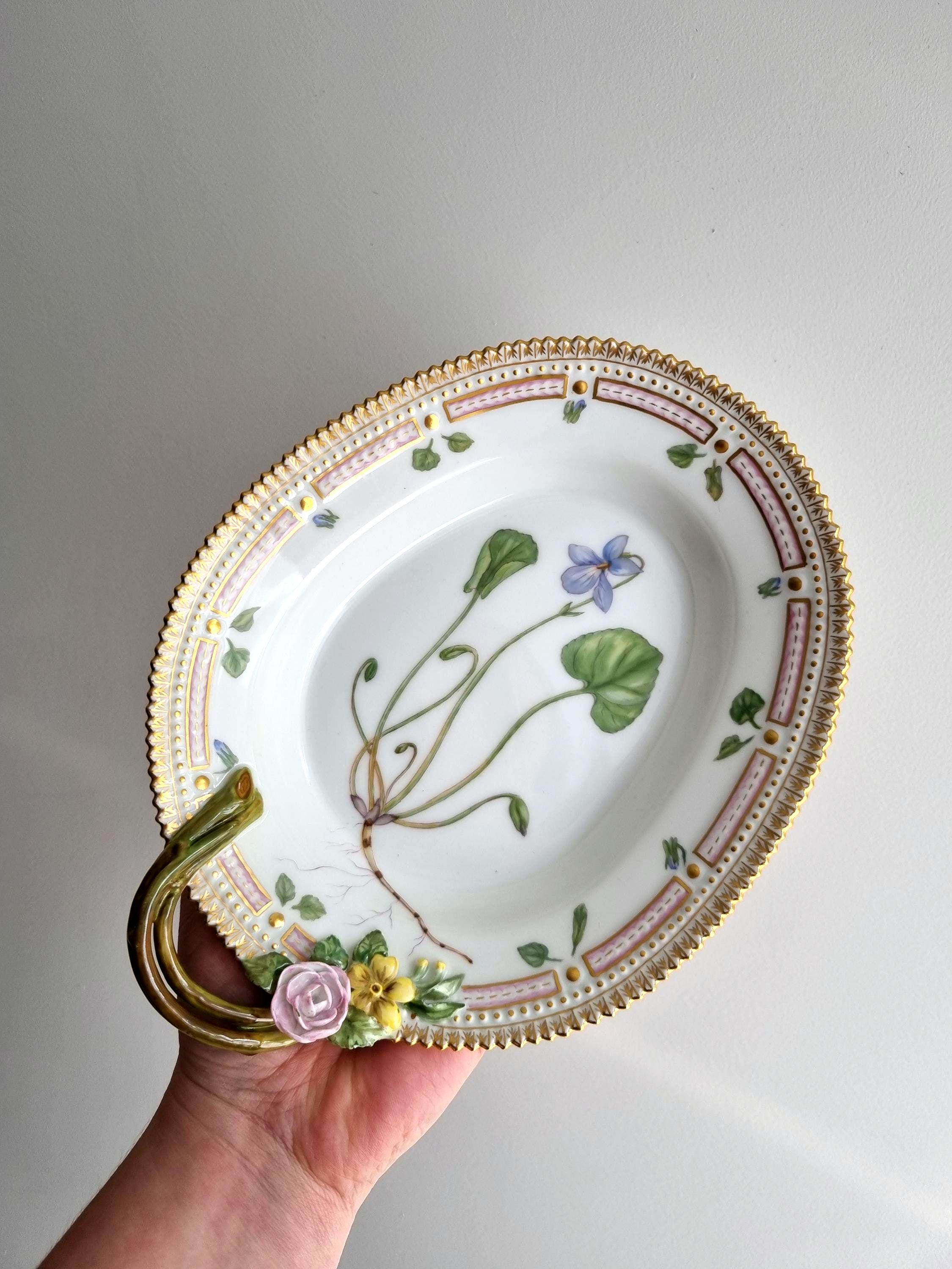 Royal Copenhagen Flora Danica Decorative Tray #3540 – Hand-Painted Porcelain, 22 cm – Rare 1969-74, First Quality