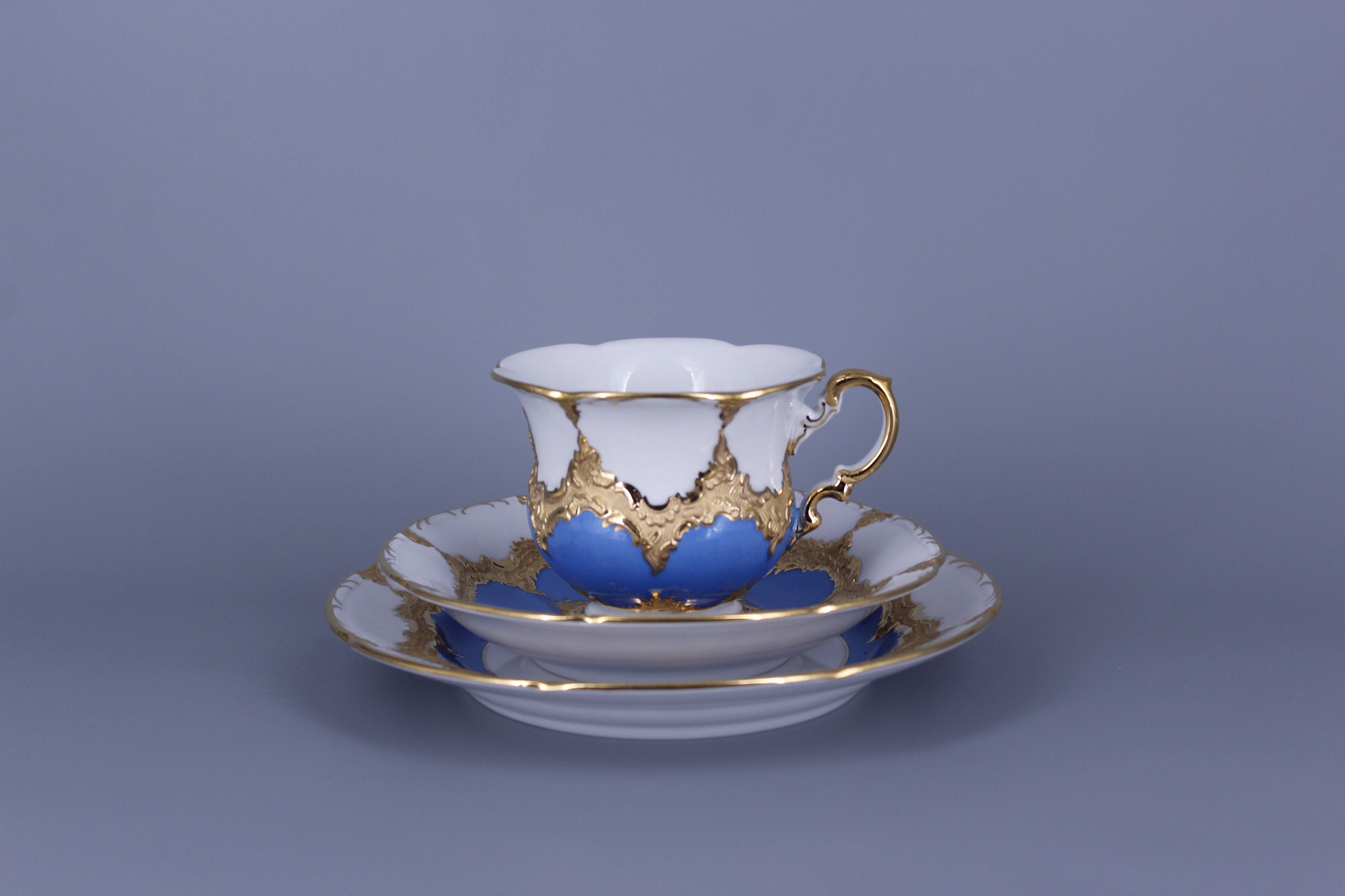 Meissen B Form. Large Teacup With Saucer, Cake Plate. Blue