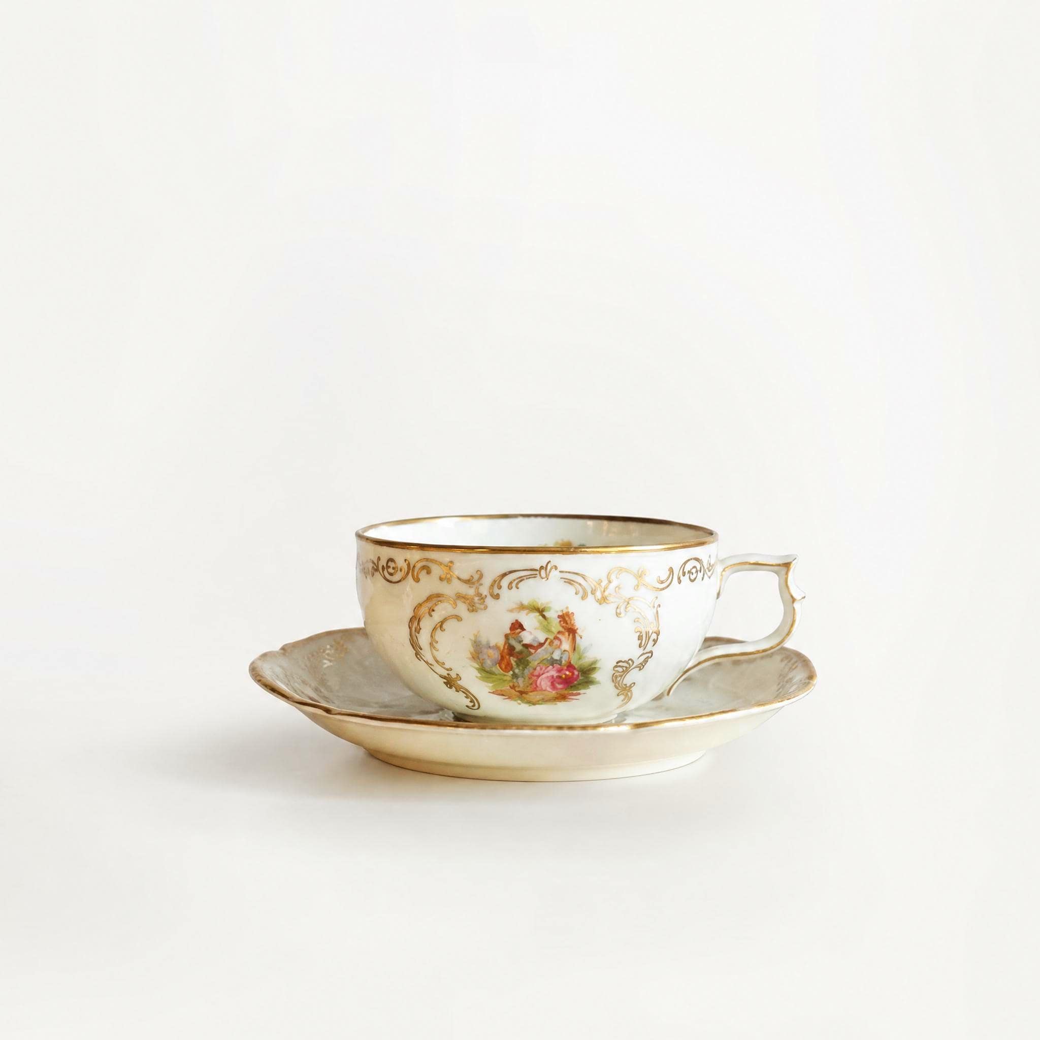ティーカップに入ったミニー - Etsy 日本
