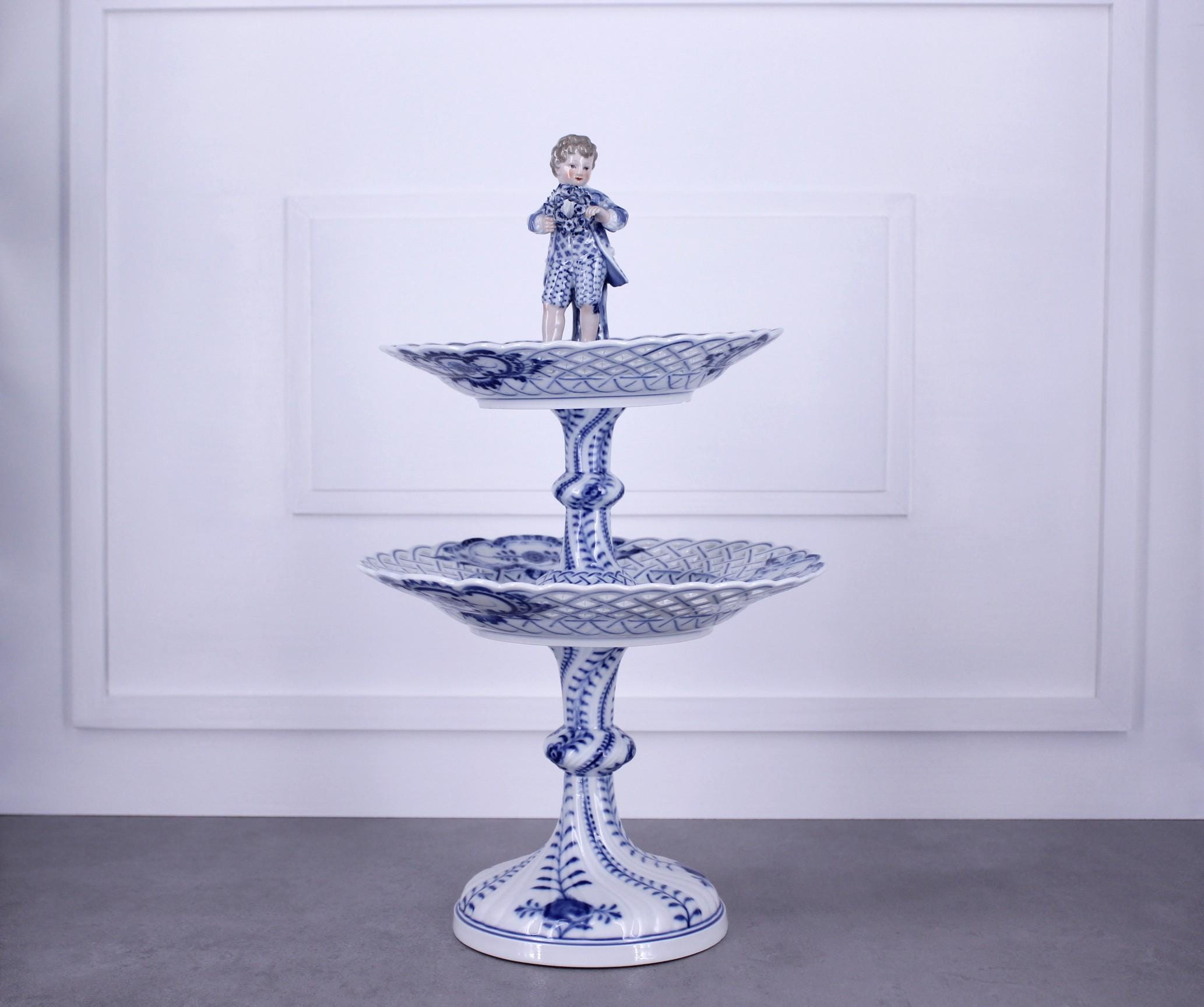 Meissen Blue Onion Three-tier Serving Stand | Hand-painted