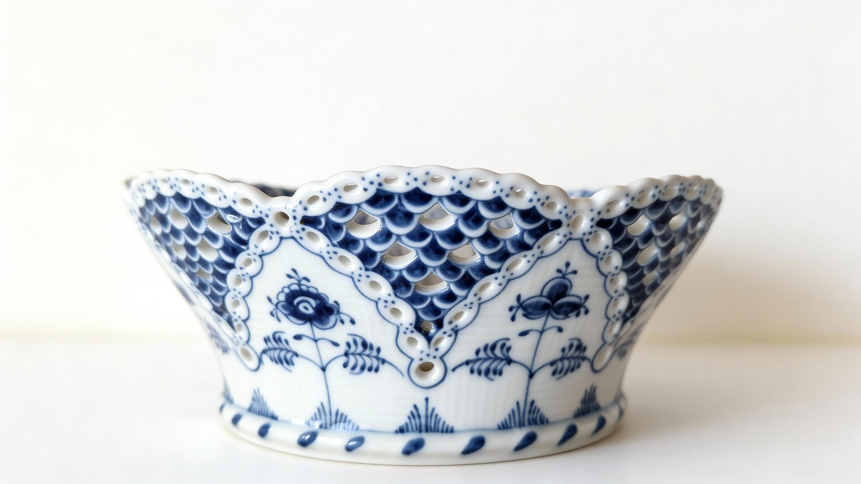 ロイヤルコペンハーゲン ブルーフルーテッド フルレース #1061