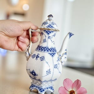 Royal Copenhagen Blue Fluted Full Lace Teapot #1030 – Gold Rims - Etsy