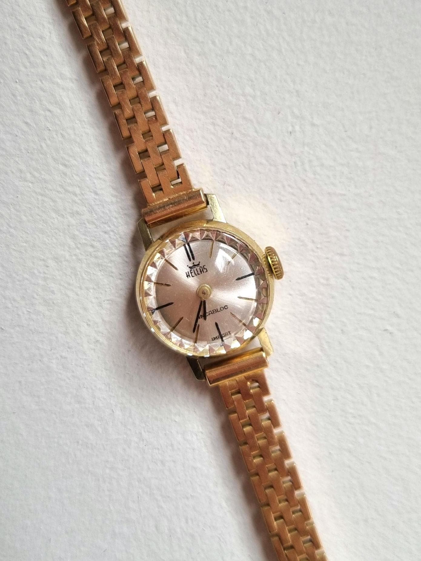 Vintage 1960s HELLAS Swiss Watch – 18K Solid Gold – Women's