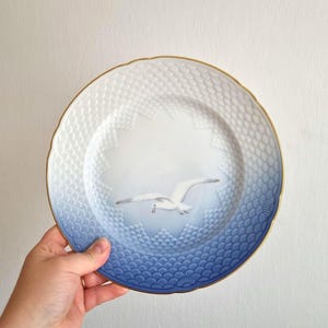 Royal Copenhagen Seagull Dinner Plate – 25 cm – Gold Trim – Danish Porcelain – First Quality