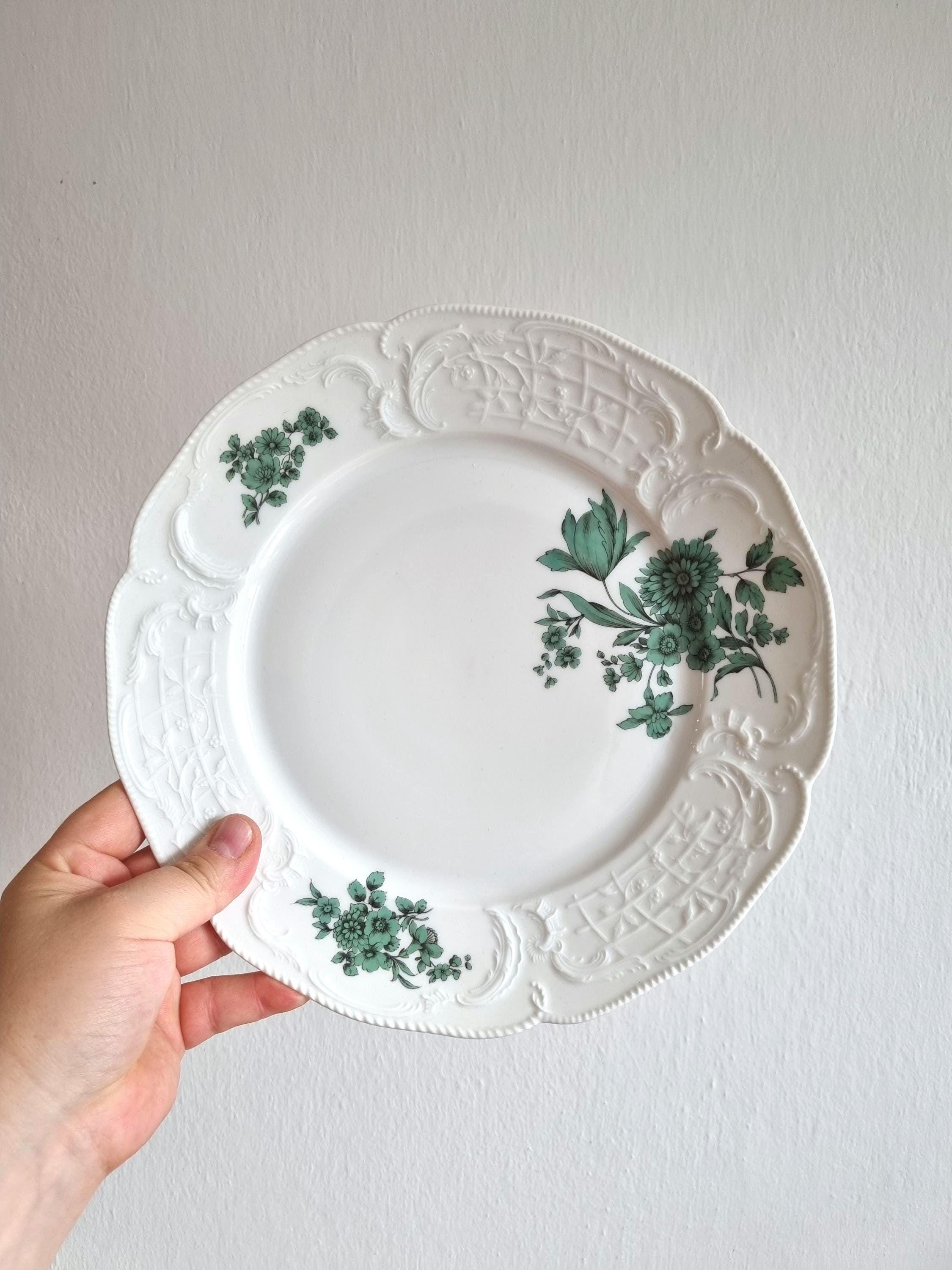 Rosenthal Sanssouci Green Flowers Dinner Plate, 1920s, Germany, 25