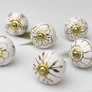 ARTISNO White and Gold Classic  Ceramic Door Knobs, Floral Touch to Dressers, Drawers, Kitchen Cupboards, and Cabinets Set of-6.