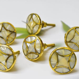 ARTISNO Mother of Pearl Dresser Pull Knob,Gold Drawer Knob,Beautiful Gold Metal,Brass Knobs, Pulls, Elegant,Unique, Cabinet Pulls, Set-6