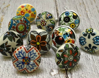 ARTISNO verschiedene mehrfarbige florale Keramik-Türknöpfe, Floral-Touch für Kommoden, Schubladen, Küchenschränke und Schränke, 10er-Set