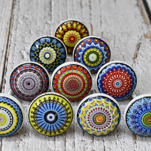 ARTISNO Boutons mandala en céramique multicolore Boutons de tiroir d'armoire de cuisine Boutons de quincaillerie Boutons d'armoire Boutons de porte en céramique. Lot de 10