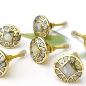 Mother of Pearl Dresser Pull Knob - Gold Drawer Knob, Beautiful Gold Metal, Brass Knobs and Pulls, Elegant, Decorative Cabinet Pulls,set- 6