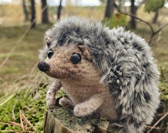 Süßes Igel-Häkelmuster, realistisches Plüsch-Igel-Häkelmuster, gehäkeltes Igel-Plüschtier