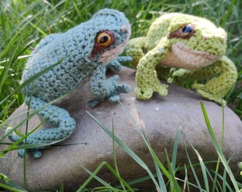 Crochet  tree frog pattern, realistic frog crochet pattern