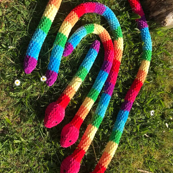 INDIVIDUELLE Kuschel-Schlange in verschiedenen Längen handmade crochet snake gehäkelt