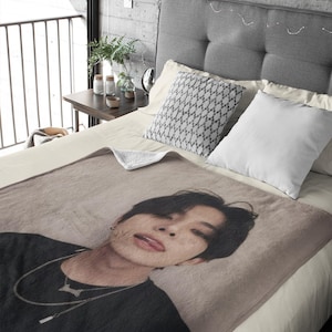 Enhypen Heeseung Blanket, Enhypen Lee Heeseung Blanket, Enhypen Merch, Velveteen Blanket, Heeseung Selfie, Enhypen, Kpop