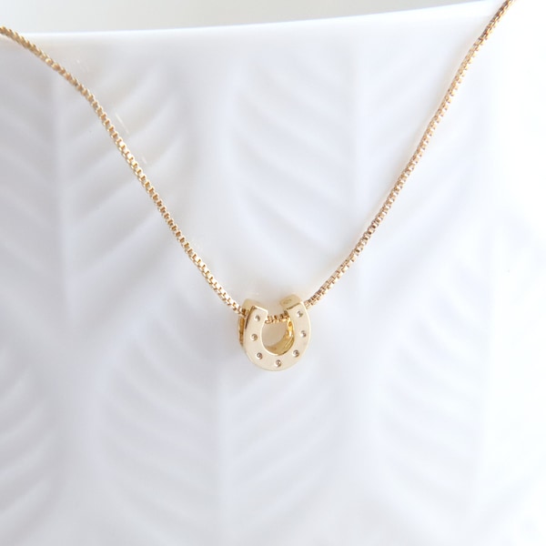 Horseshoe Necklace, Tiny Horse Shoe, Gold Plated, Delicate Necklace, Good Luck, Lucky charm, Wedding Jewellery, Gift For Her, Minimalist, UK