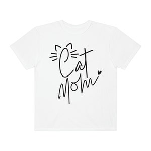 Cat mom shirt, cat lover, mother&#39;s day gift for mom, cat lover gift, cat mom t-shirt,