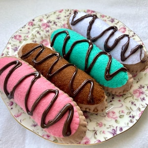 Felt Iced Bun - Chocolate Drizzle
