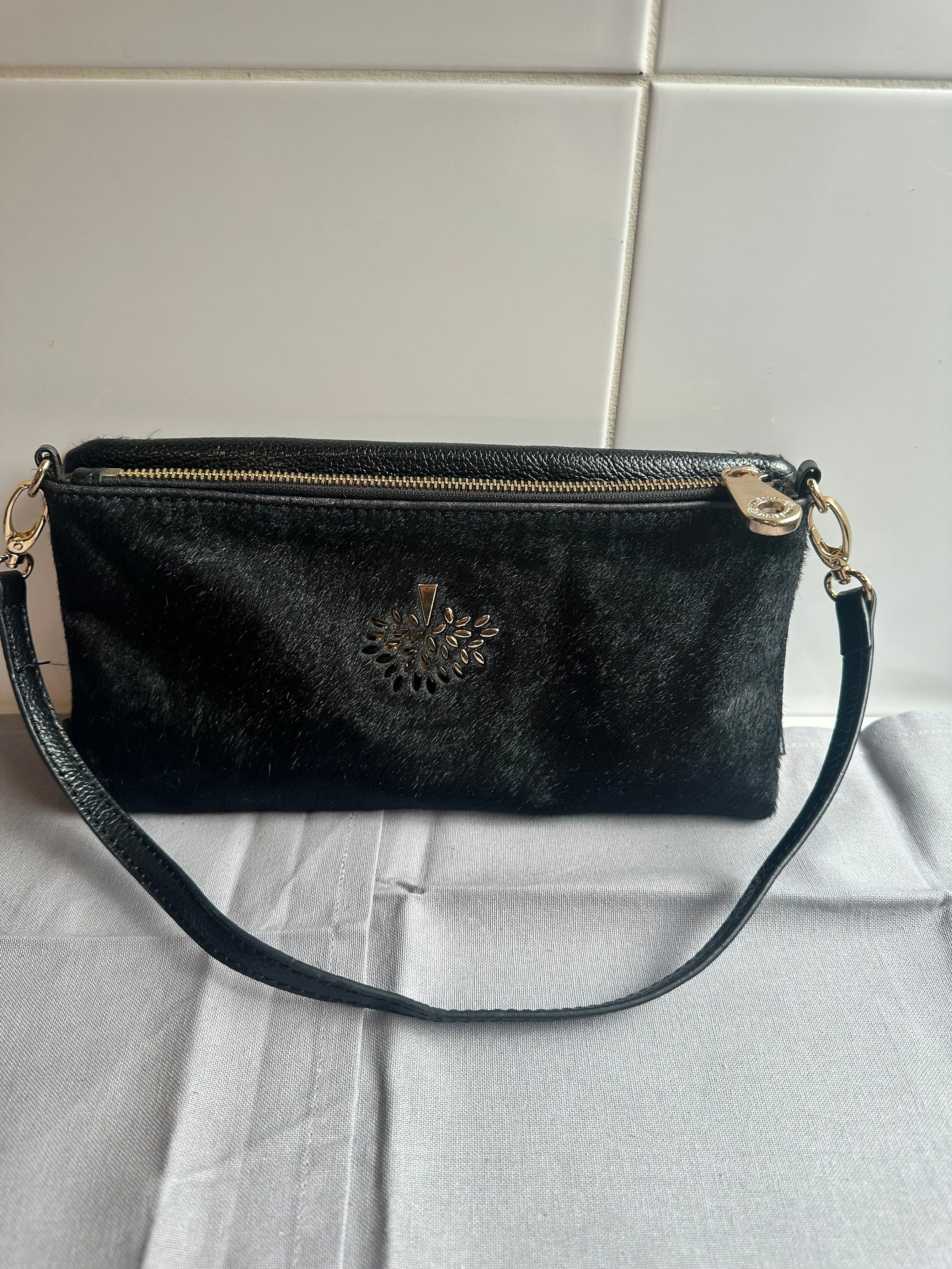 MULBERRY DARIA SATCHEL, black leather with gold tone hardware and iconic  logo at the front, detachable braided shoulder strap, front snap closure,  with dust bag, 33cm x 25cm H.