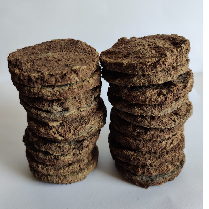 Cow Dung Cake for Hawan Religious Purpose Pure Cow Manure Direct From