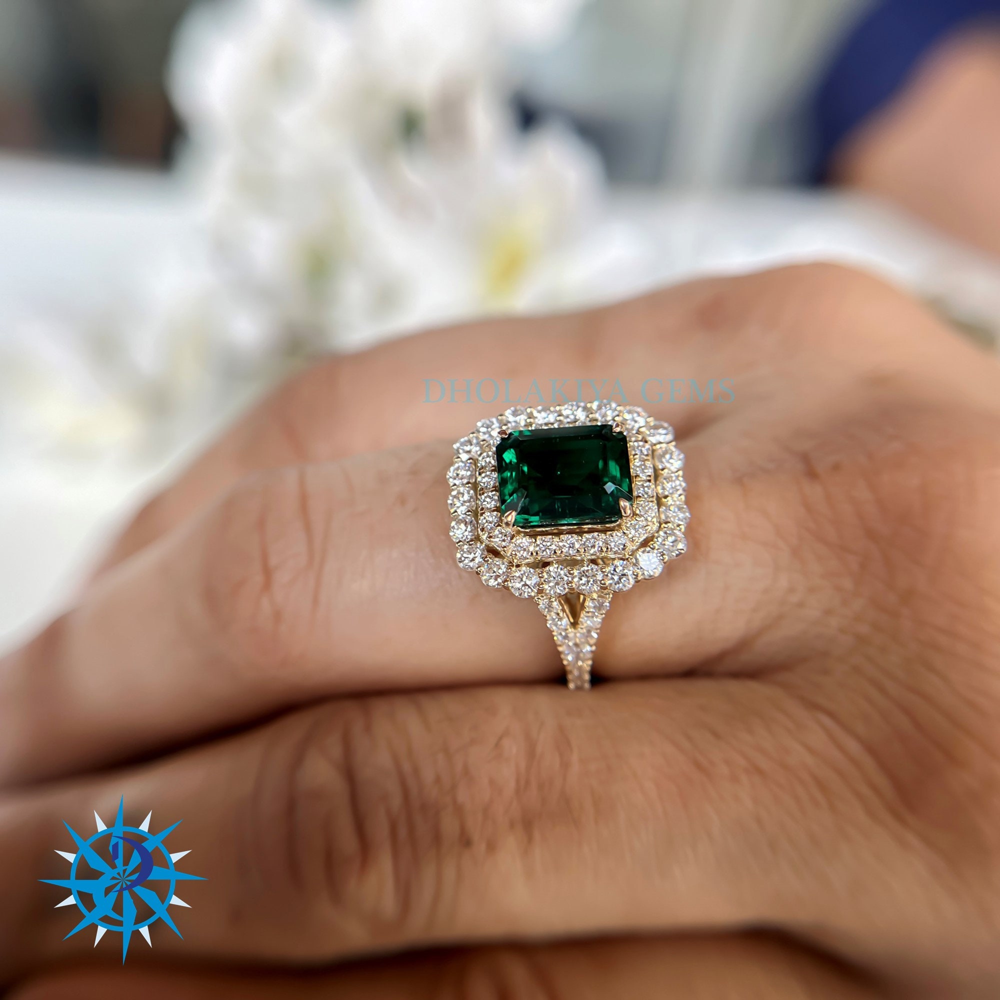 エメラルドカットのラボグロウンダイヤモンドリング：ダブルハロー